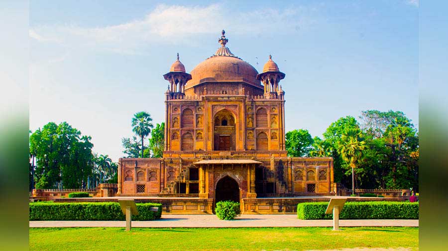 Khusro Bagh in Prayagraj